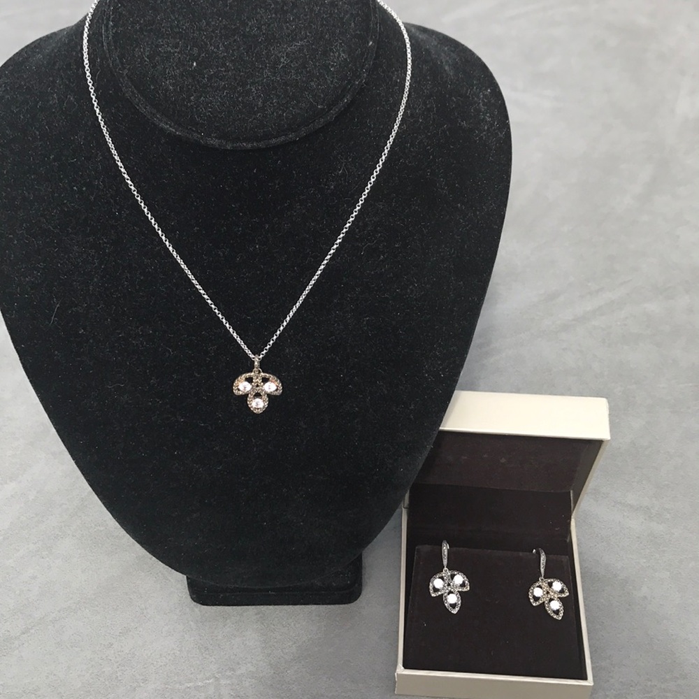 Amazing Swarovski marcasite necklace and earring - Picture 1 of 7